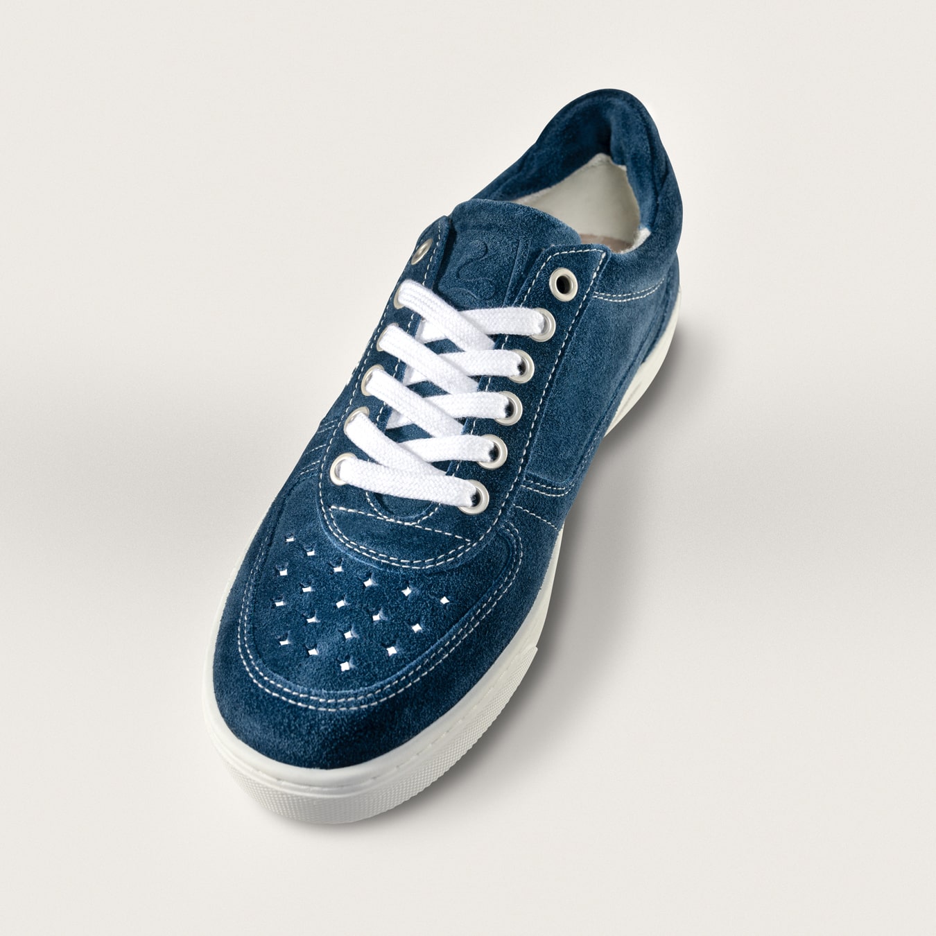 Hypernova in Iolite Blue – Lazo